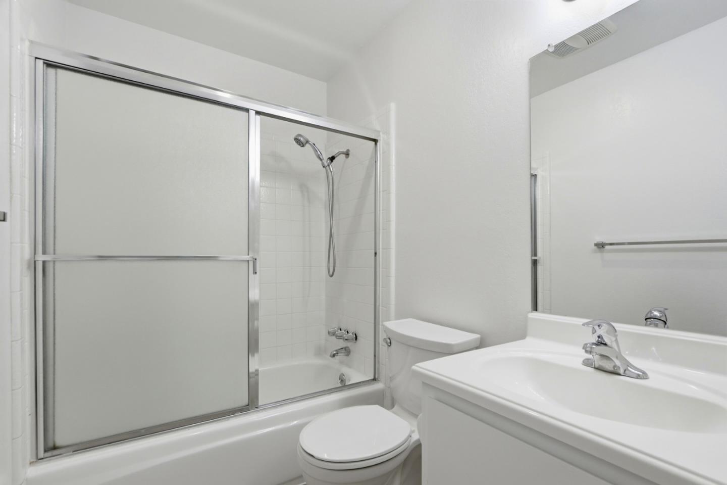 Detail Gallery Image 15 of 27 For 1249 Crescent Ter, Sunnyvale,  CA 94087 - 2 Beds | 2/1 Baths