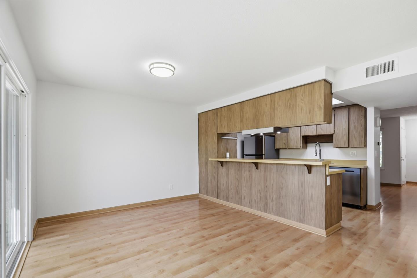 Detail Gallery Image 7 of 27 For 1249 Crescent Ter, Sunnyvale,  CA 94087 - 2 Beds | 2/1 Baths