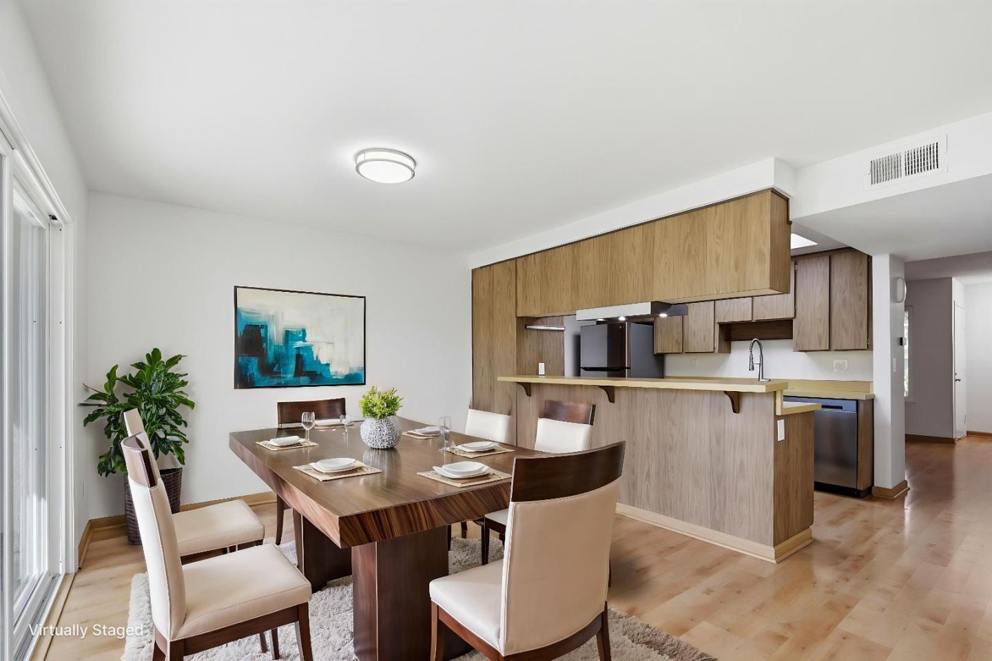 Detail Gallery Image 8 of 27 For 1249 Crescent Ter, Sunnyvale,  CA 94087 - 2 Beds | 2/1 Baths