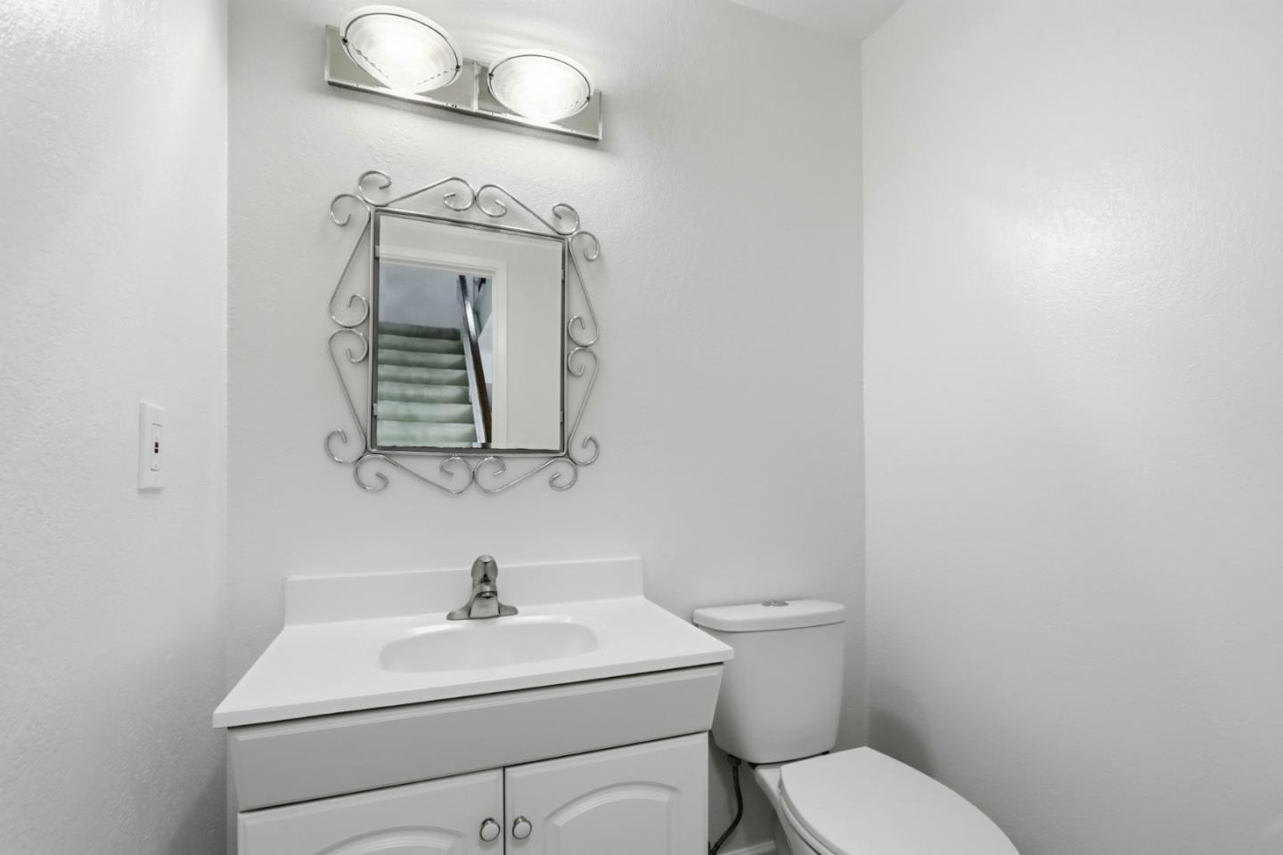 Detail Gallery Image 9 of 27 For 1249 Crescent Ter, Sunnyvale,  CA 94087 - 2 Beds | 2/1 Baths