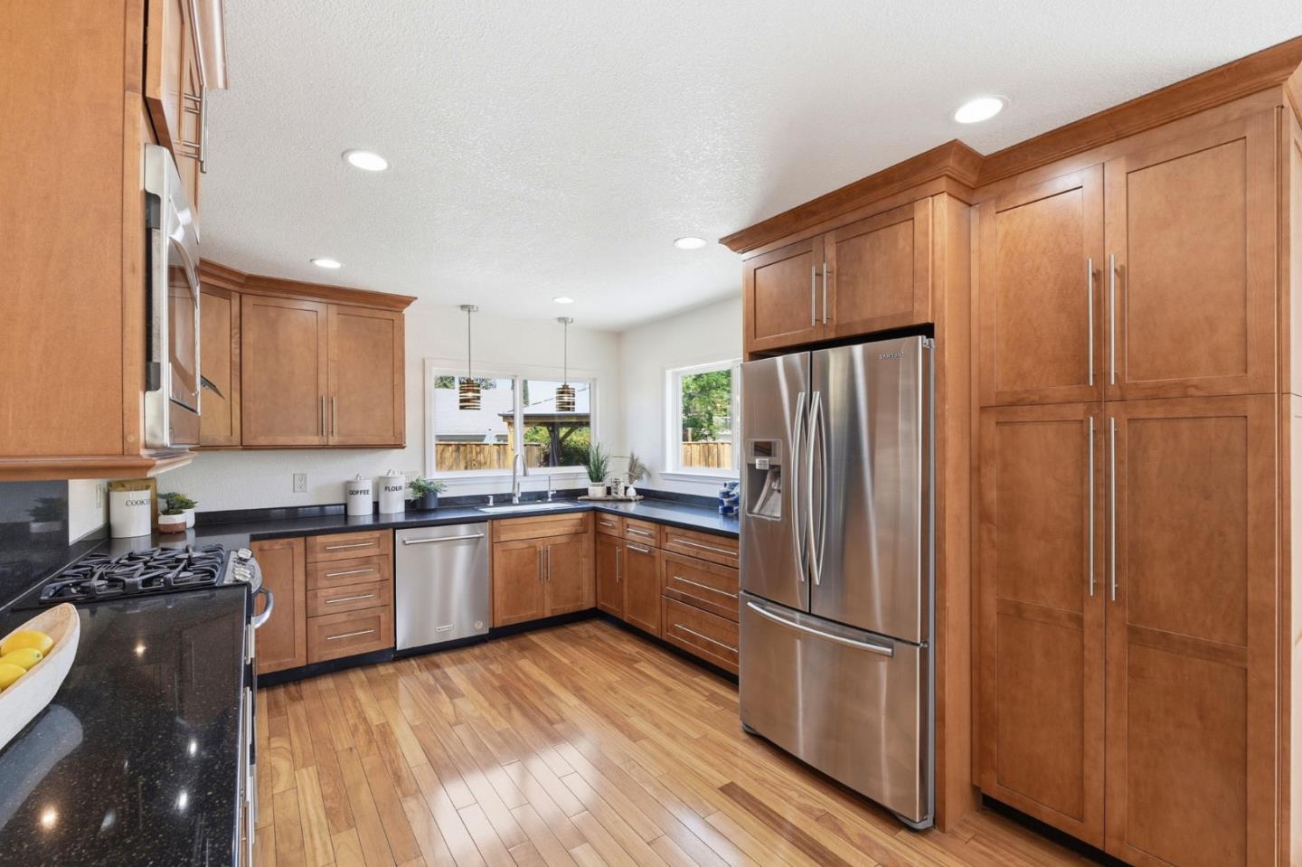 Detail Gallery Image 10 of 35 For 4487 Britwell Ct, San Jose,  CA 95136 - 5 Beds | 2/1 Baths