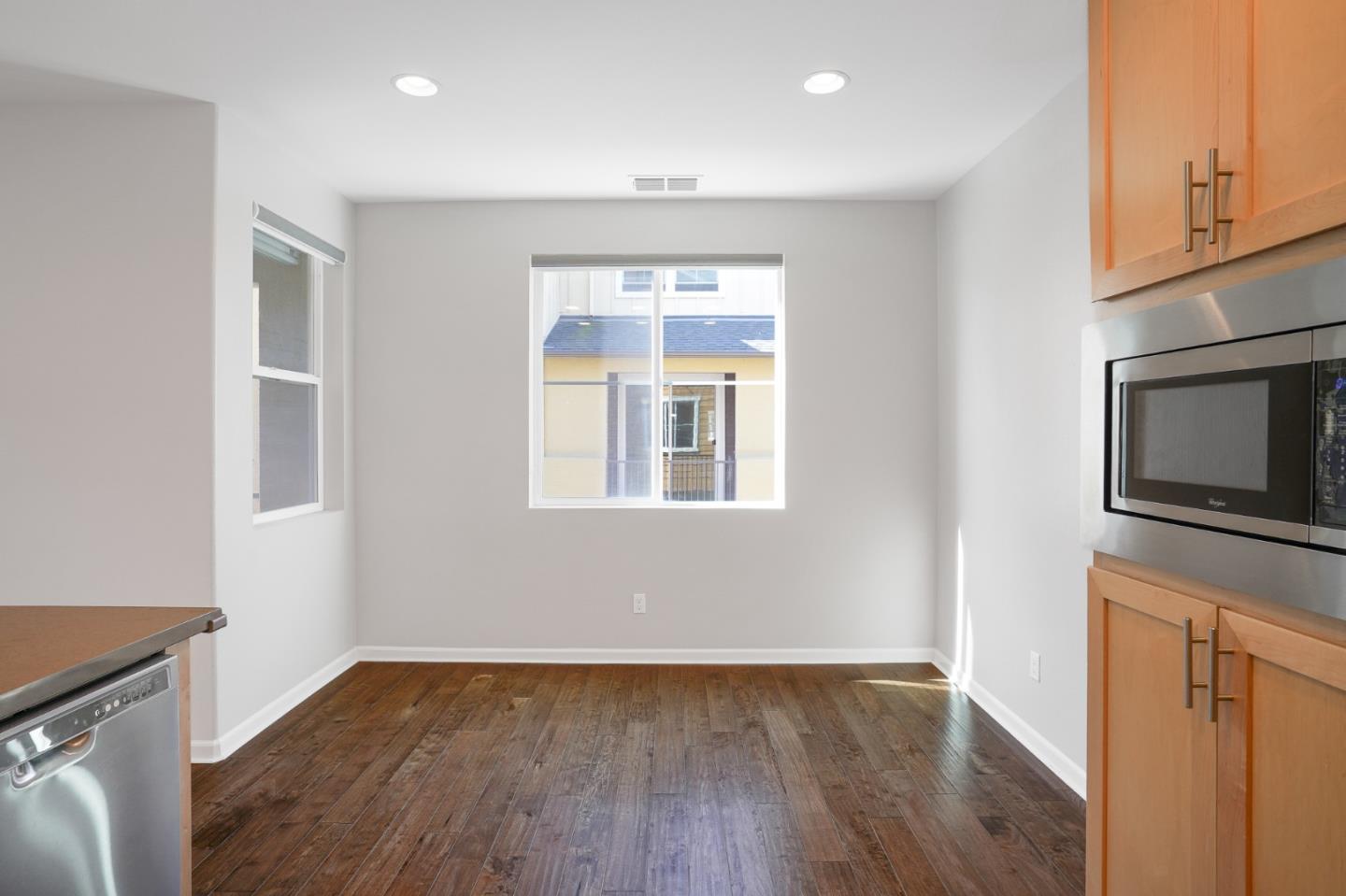 Detail Gallery Image 15 of 46 For 1297 Coyote Creek Way, Milpitas,  CA 95035 - 3 Beds | 2/1 Baths