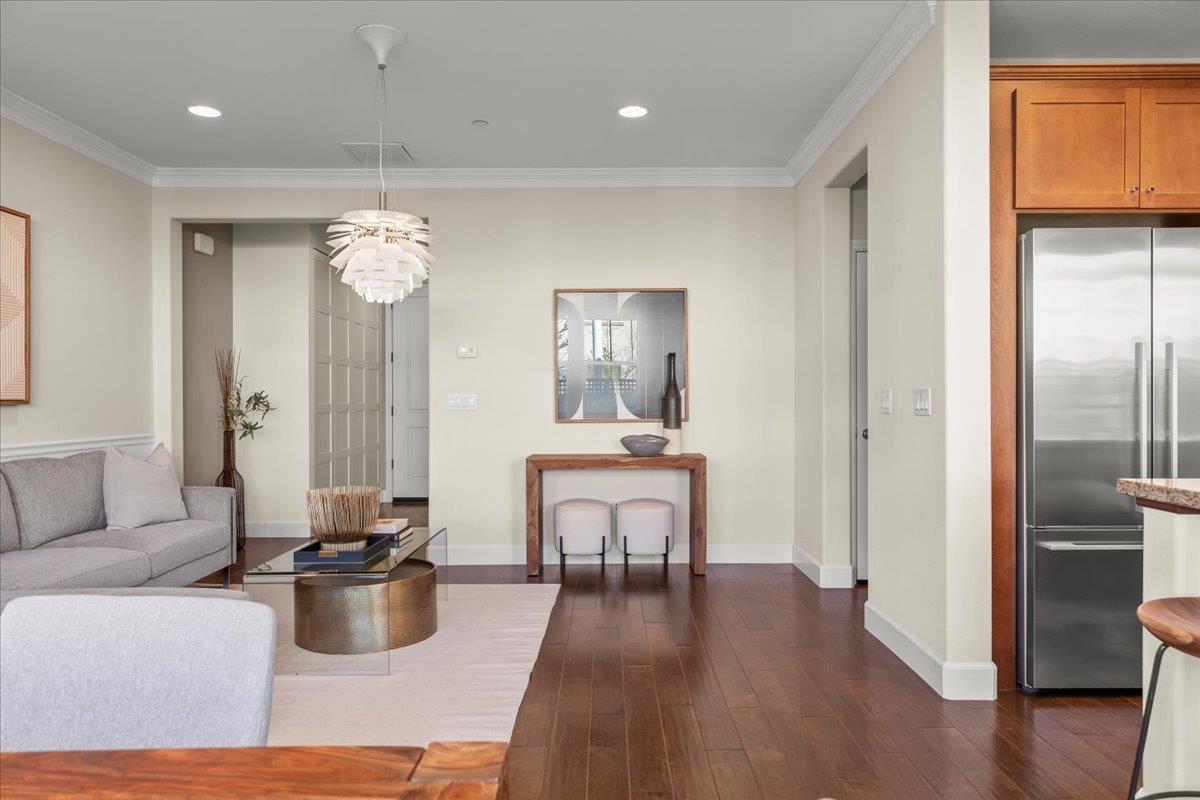 Detail Gallery Image 12 of 30 For 560 Holthouse Ter, Sunnyvale,  CA 94087 - 3 Beds | 2/1 Baths