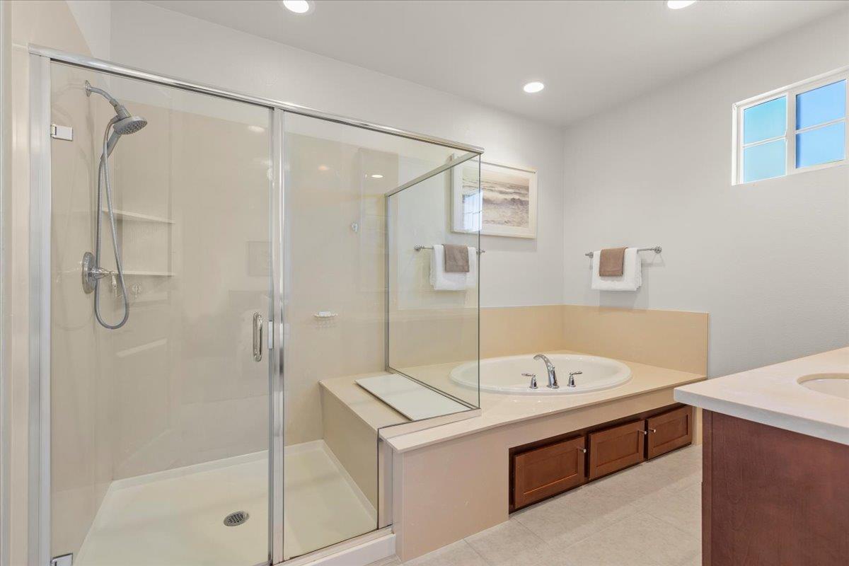 Detail Gallery Image 17 of 30 For 560 Holthouse Ter, Sunnyvale,  CA 94087 - 3 Beds | 2/1 Baths