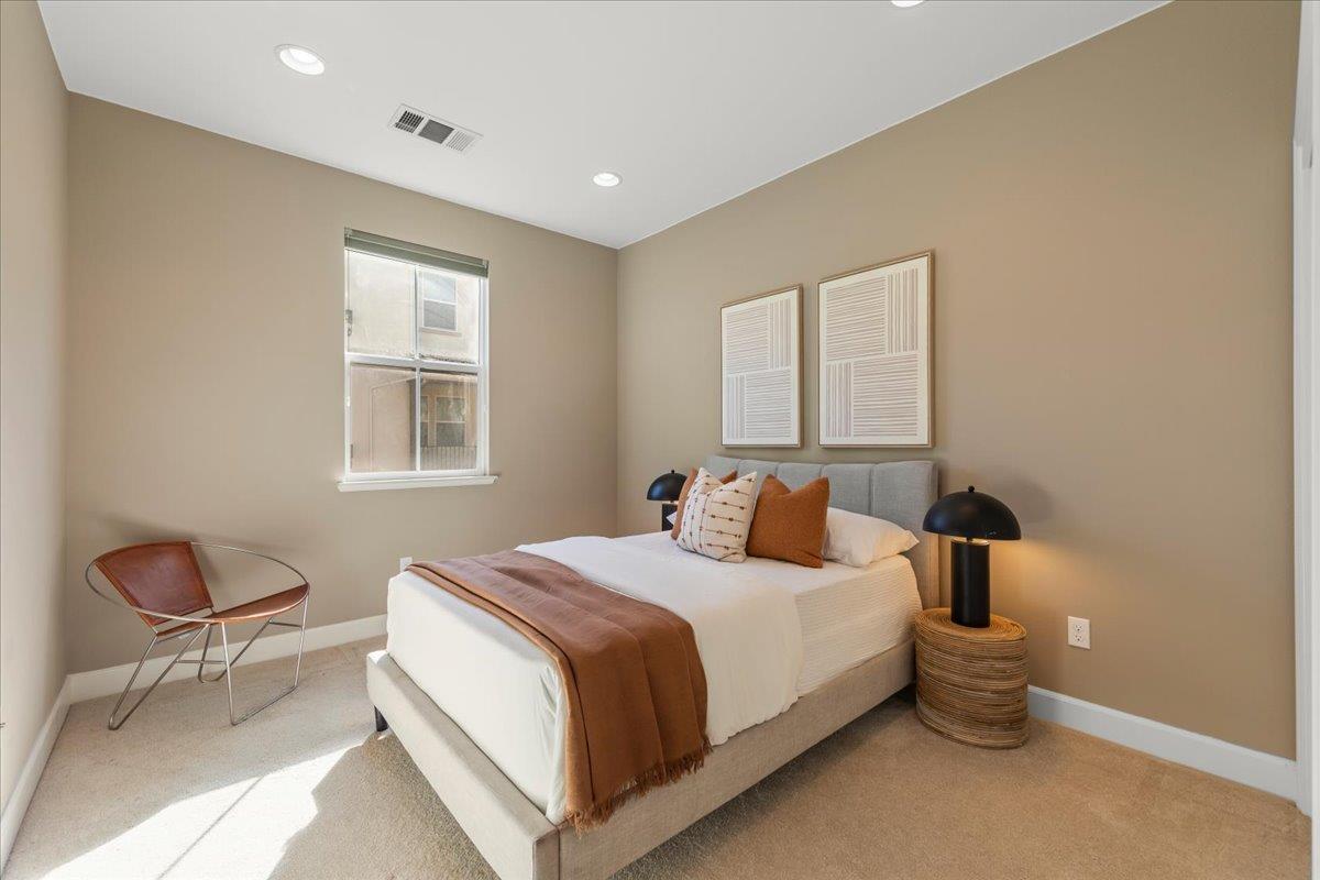 Detail Gallery Image 19 of 30 For 560 Holthouse Ter, Sunnyvale,  CA 94087 - 3 Beds | 2/1 Baths