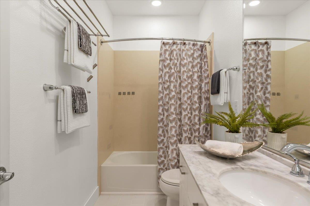 Detail Gallery Image 21 of 30 For 560 Holthouse Ter, Sunnyvale,  CA 94087 - 3 Beds | 2/1 Baths