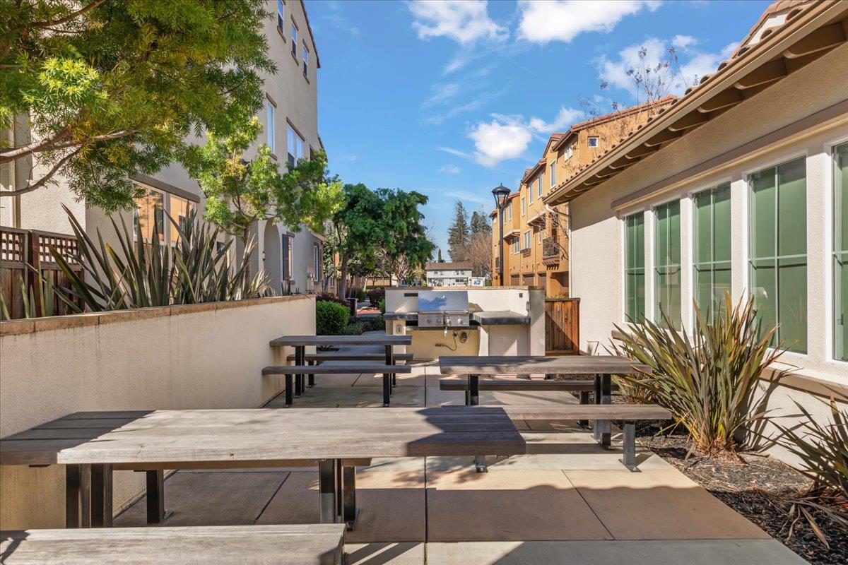 Detail Gallery Image 29 of 30 For 560 Holthouse Ter, Sunnyvale,  CA 94087 - 3 Beds | 2/1 Baths