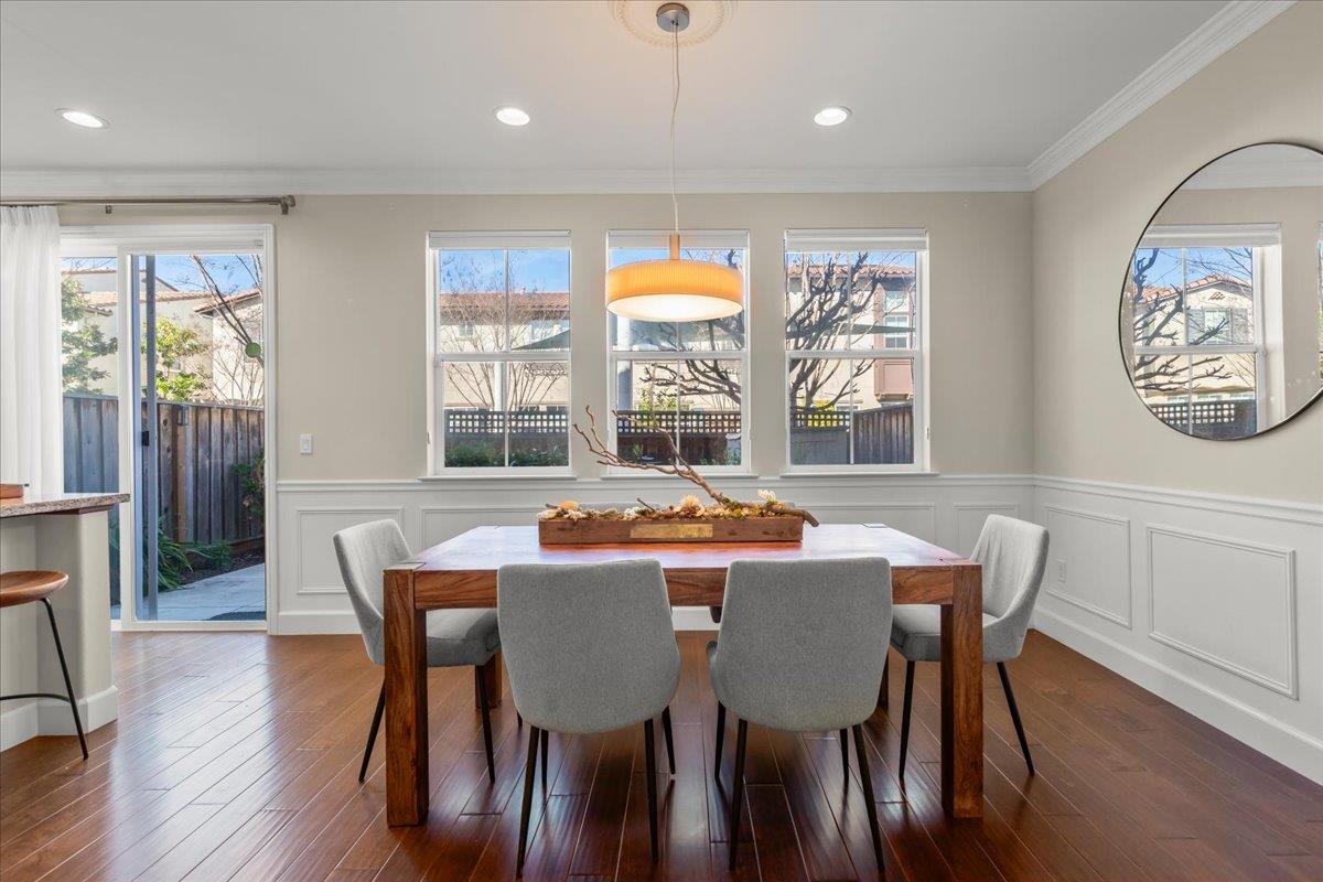 Detail Gallery Image 9 of 30 For 560 Holthouse Ter, Sunnyvale,  CA 94087 - 3 Beds | 2/1 Baths