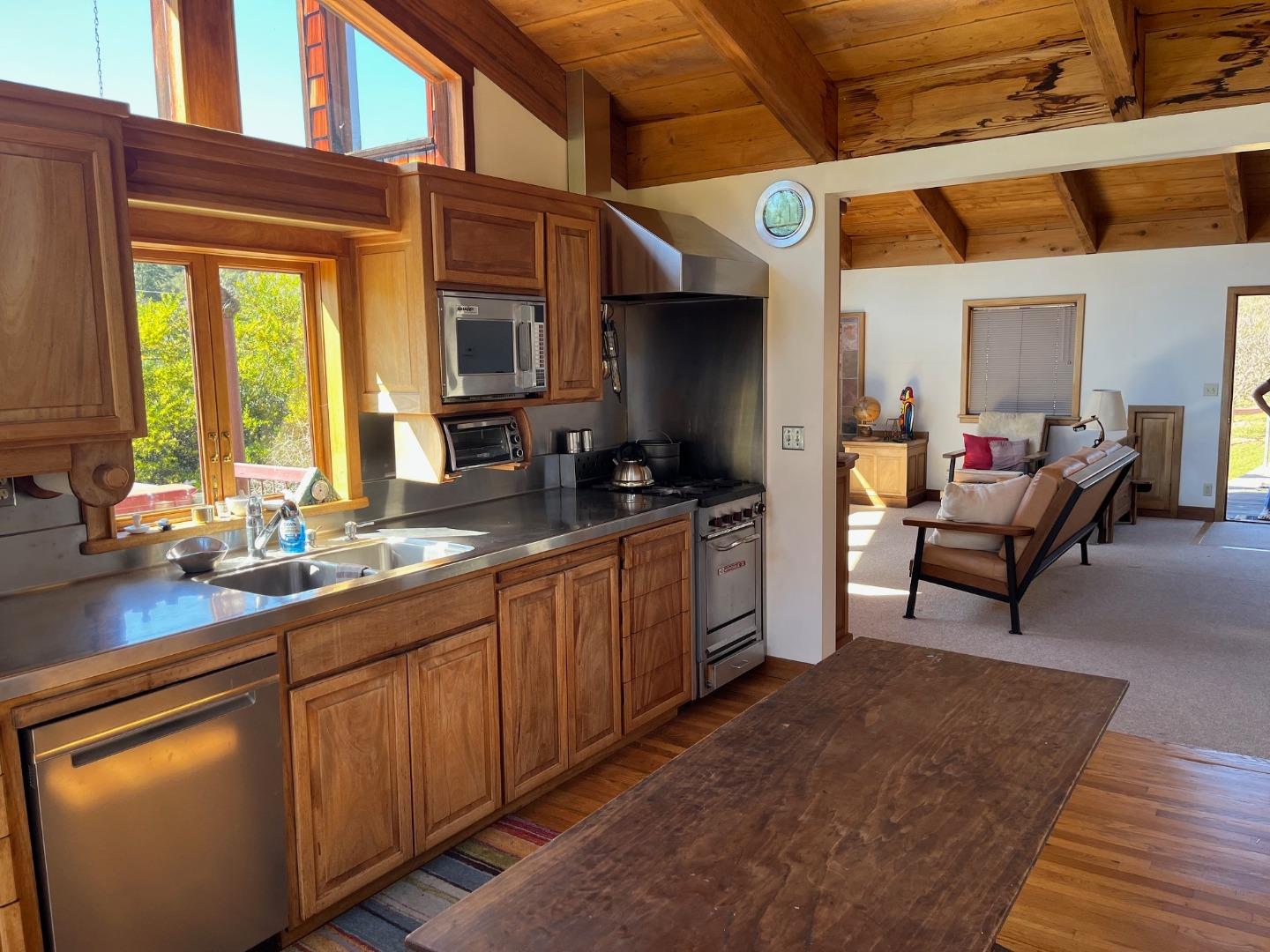 Detail Gallery Image 10 of 43 For 1557 Day Valley Rd, Aptos,  CA 95003 - 2 Beds | 2 Baths