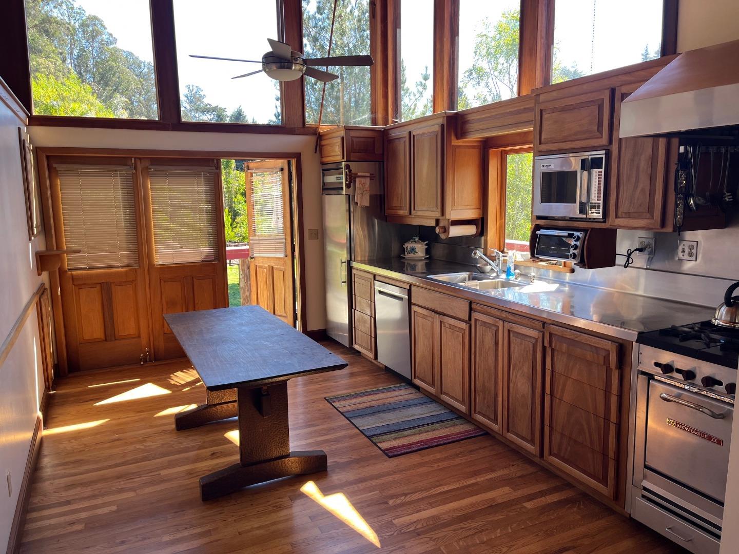 Detail Gallery Image 9 of 43 For 1557 Day Valley Rd, Aptos,  CA 95003 - 2 Beds | 2 Baths