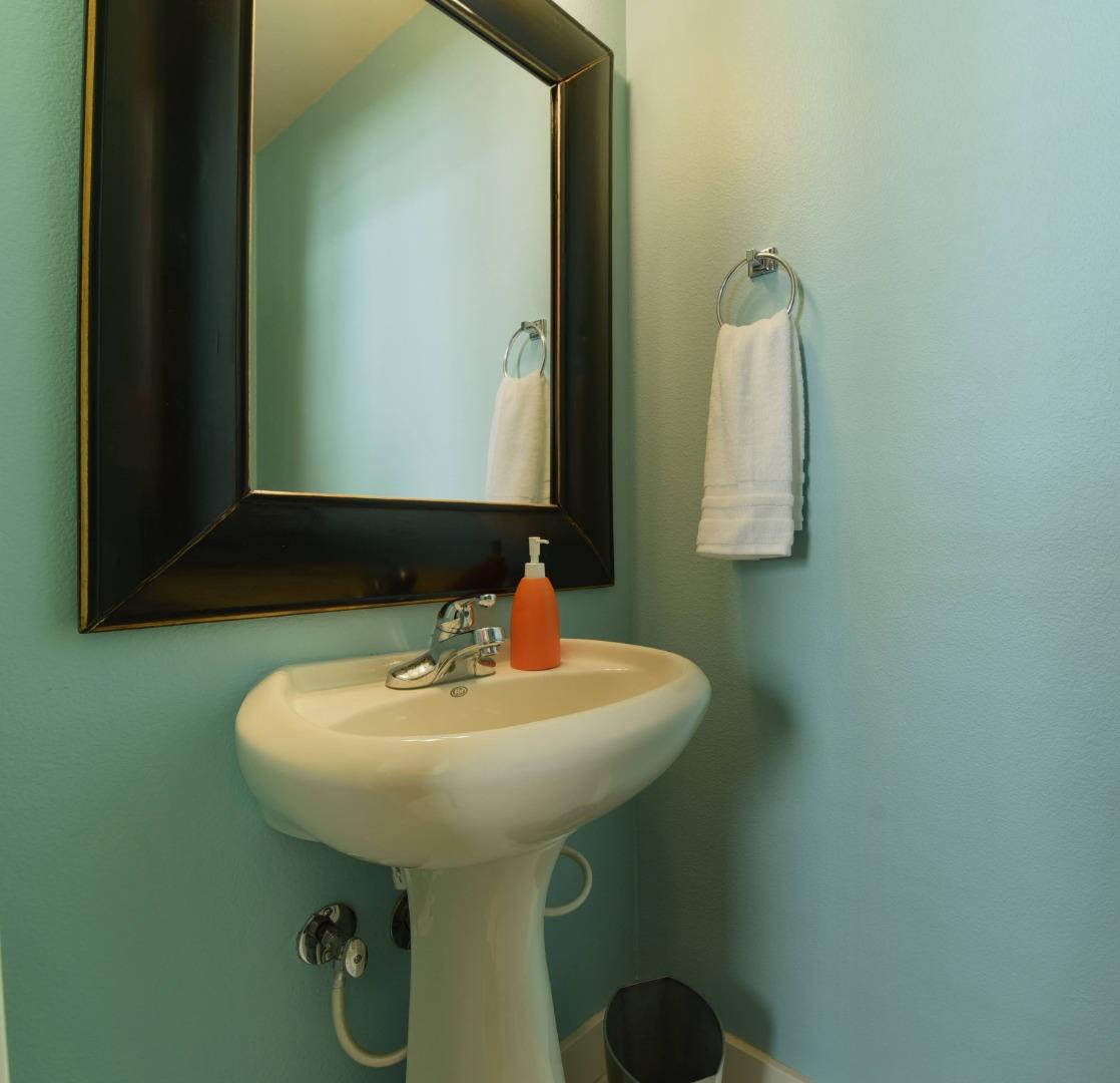 Detail Gallery Image 12 of 14 For 267 Cahill Park Dr, San Jose,  CA 95126 - 4 Beds | 2/1 Baths