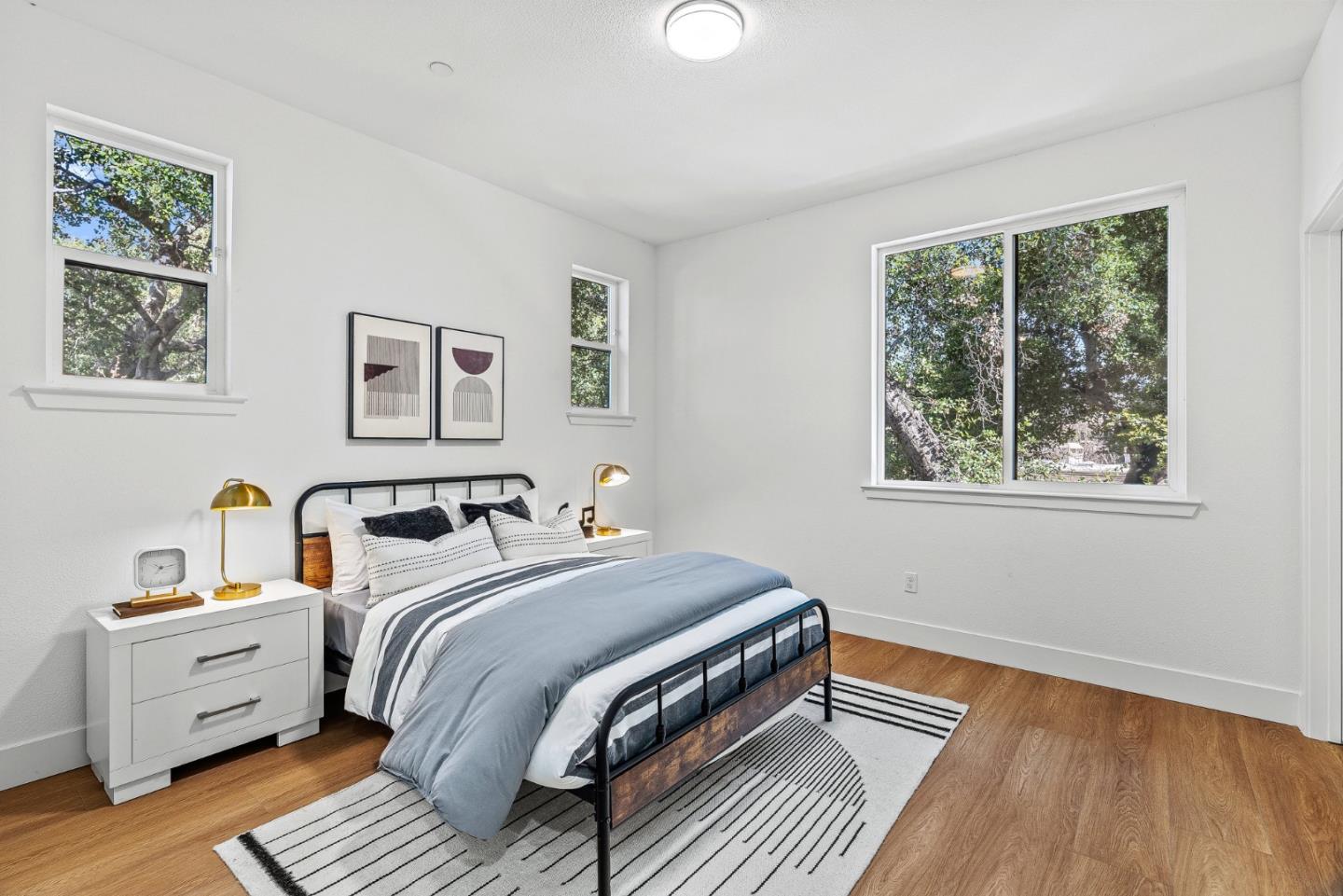 Detail Gallery Image 16 of 19 For 943 Woodside Rd, Redwood City,  CA 94061 - 4 Beds | 4 Baths