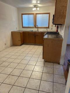 Detail Gallery Image 2 of 10 For 617 N 14th St, San Jose,  CA 95112 - 3 Beds | 1 Baths