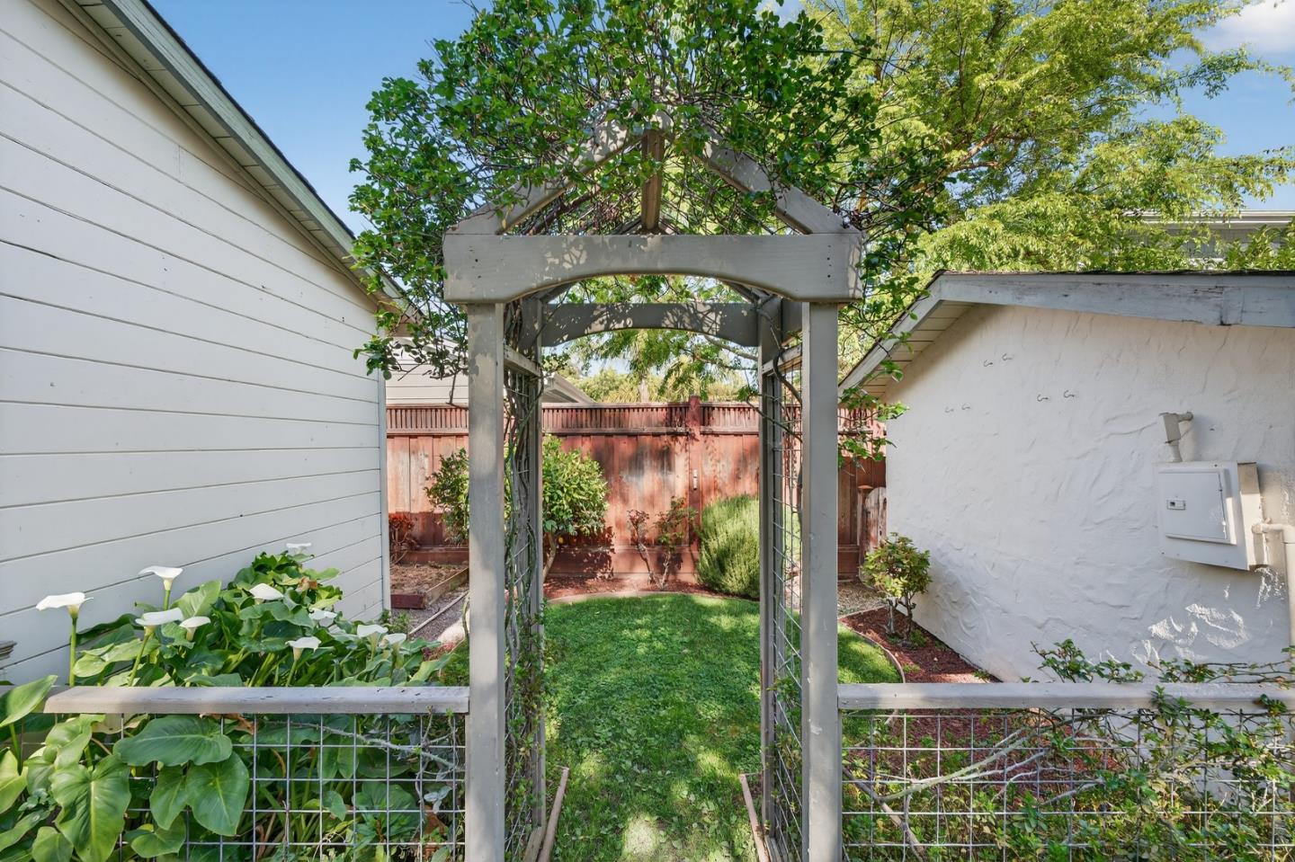 Detail Gallery Image 52 of 65 For 136 Loma Alta Ave, Los Gatos,  CA 95030 - 3 Beds | 3 Baths