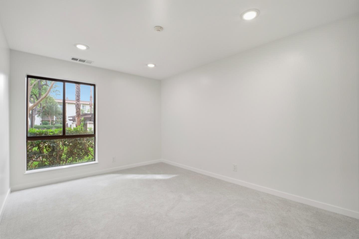 Detail Gallery Image 10 of 31 For 39975 Cedar Blvd #136,  Newark,  CA 94560 - 2 Beds | 2 Baths