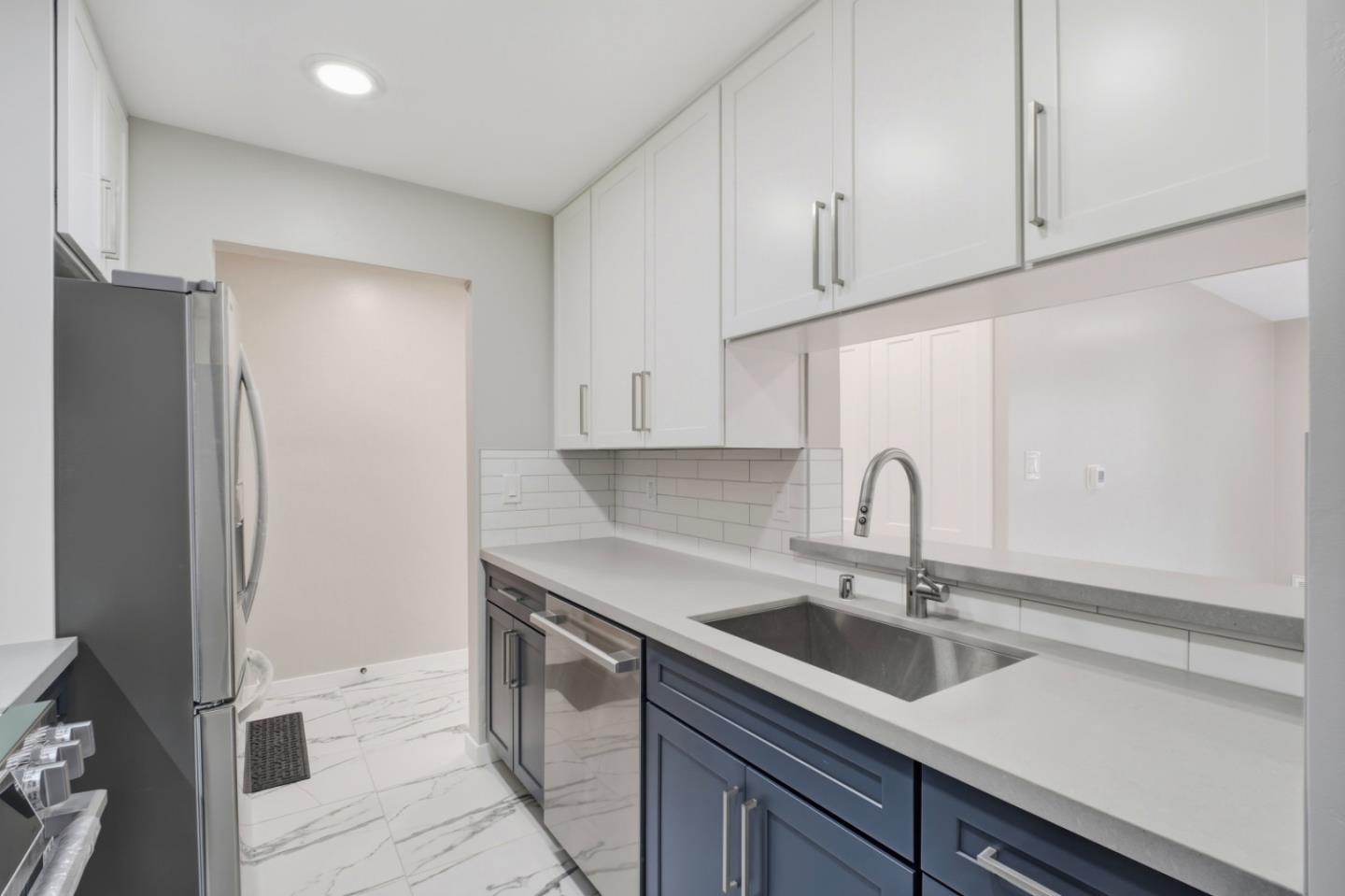Detail Gallery Image 6 of 31 For 39975 Cedar Blvd #136,  Newark,  CA 94560 - 2 Beds | 2 Baths