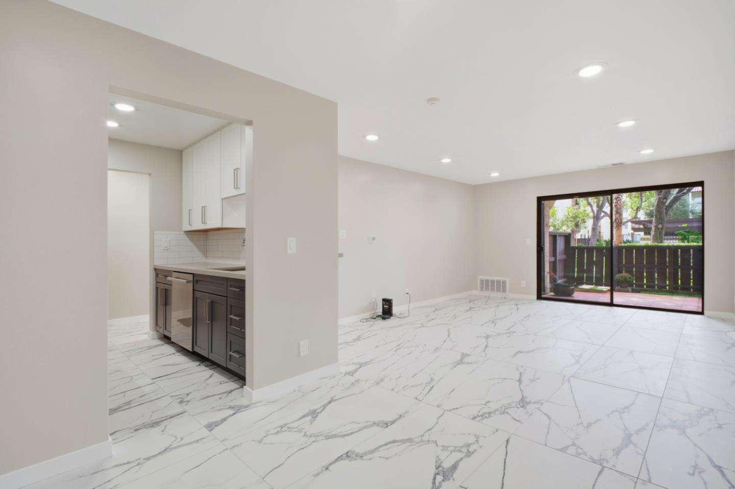 Detail Gallery Image 7 of 31 For 39975 Cedar Blvd #136,  Newark,  CA 94560 - 2 Beds | 2 Baths