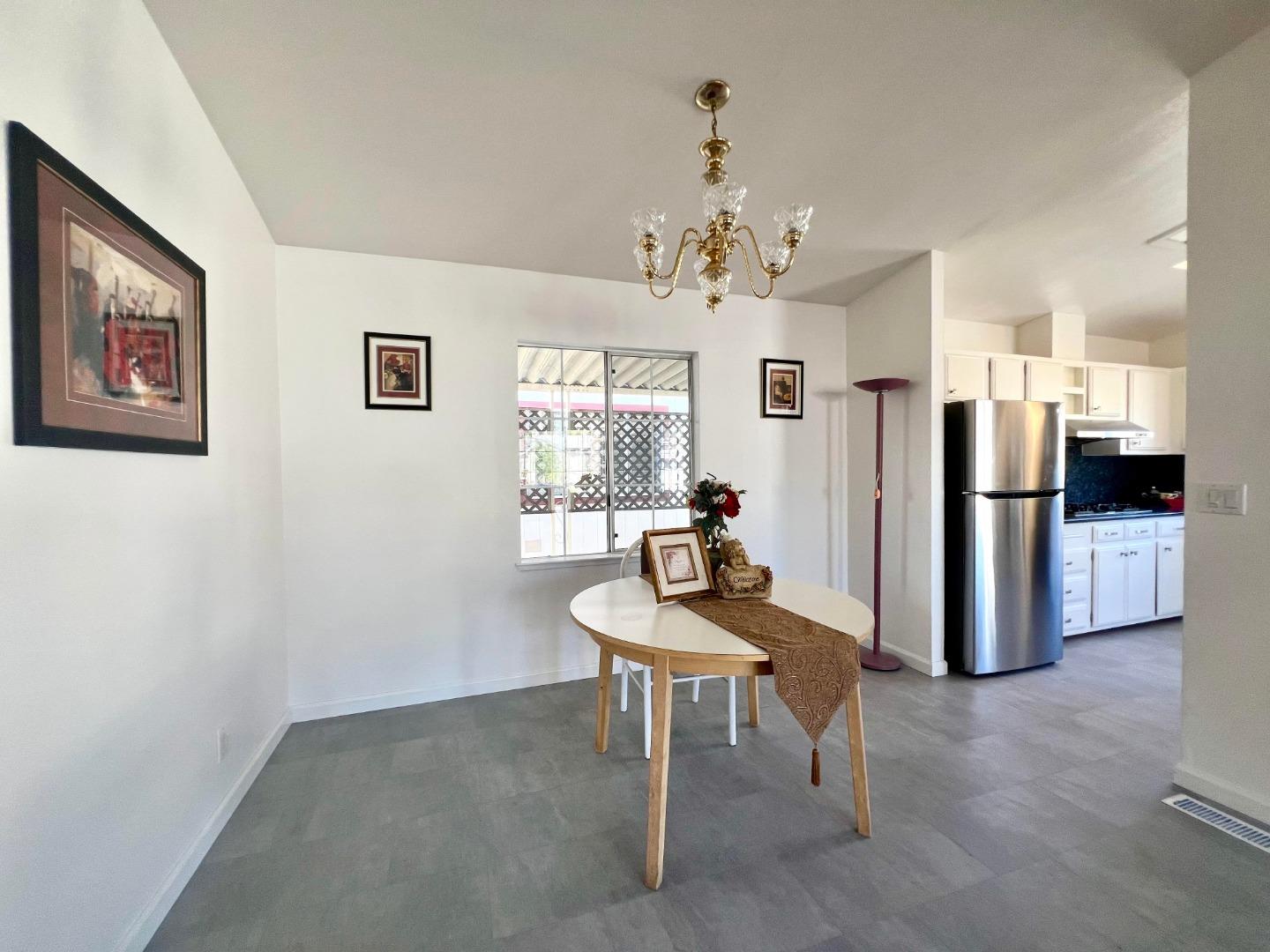 Detail Gallery Image 11 of 49 For 600 E Weddell Dr #192,  Sunnyvale,  CA 94089 - 3 Beds | 2 Baths