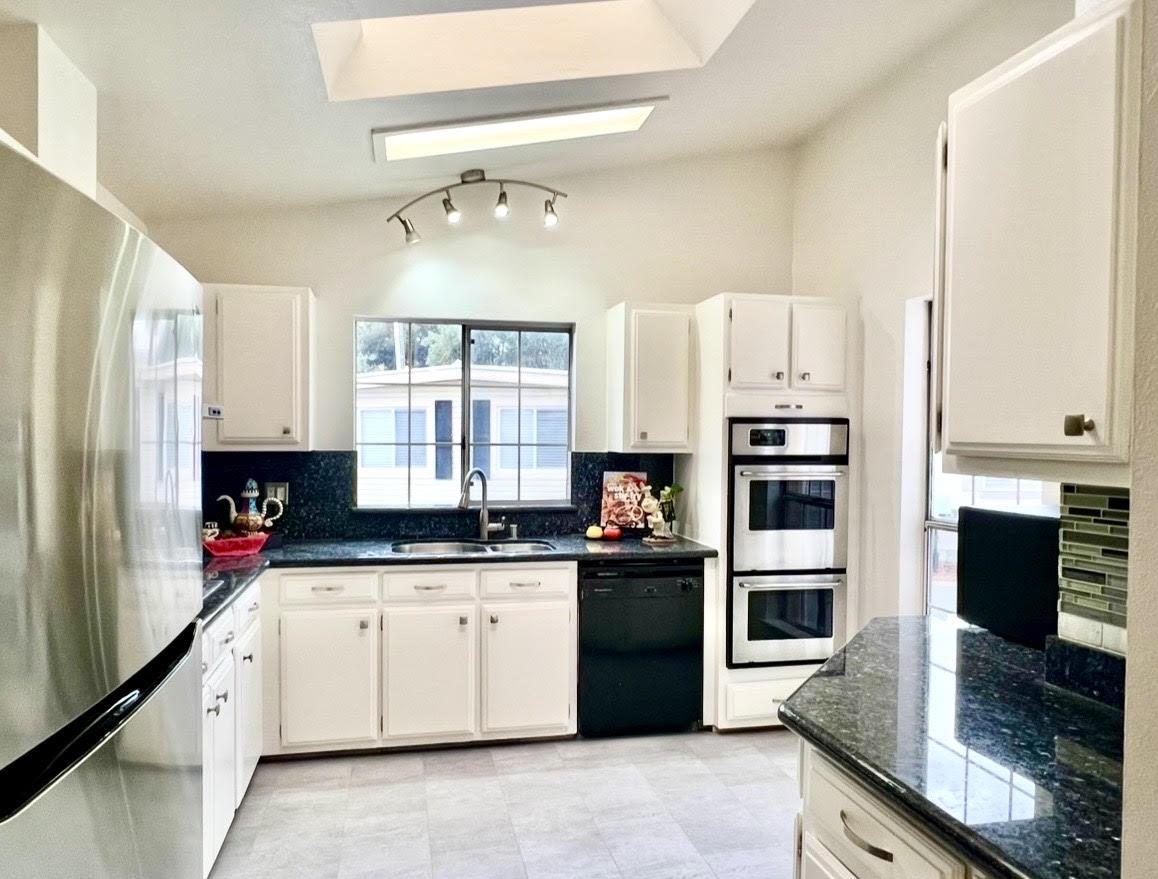 Detail Gallery Image 13 of 49 For 600 E Weddell Dr #192,  Sunnyvale,  CA 94089 - 3 Beds | 2 Baths