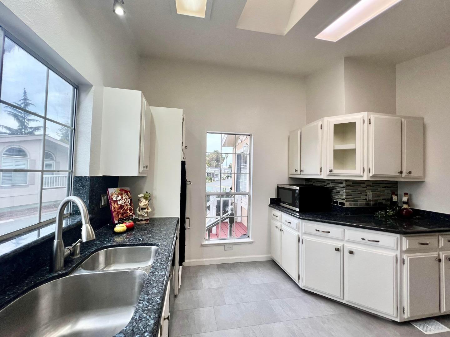 Detail Gallery Image 15 of 49 For 600 E Weddell Dr #192,  Sunnyvale,  CA 94089 - 3 Beds | 2 Baths