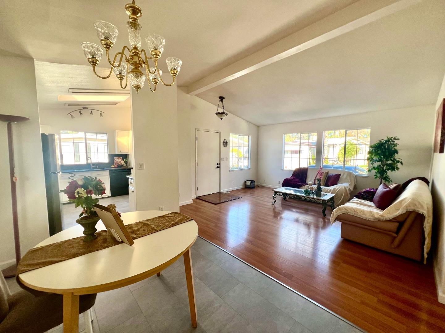 Detail Gallery Image 8 of 49 For 600 E Weddell Dr #192,  Sunnyvale,  CA 94089 - 3 Beds | 2 Baths