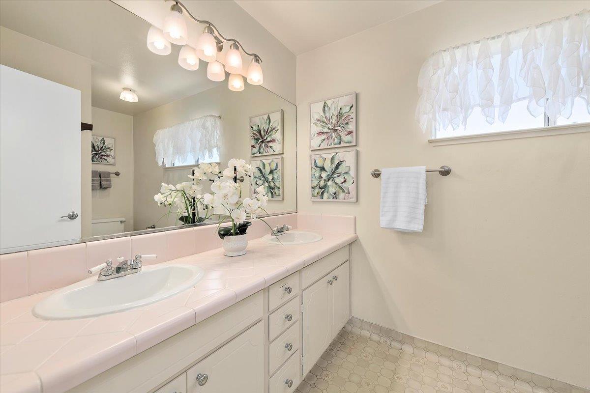 Detail Gallery Image 16 of 23 For 6325 Malory Dr, San Jose,  CA 95123 - 3 Beds | 2 Baths