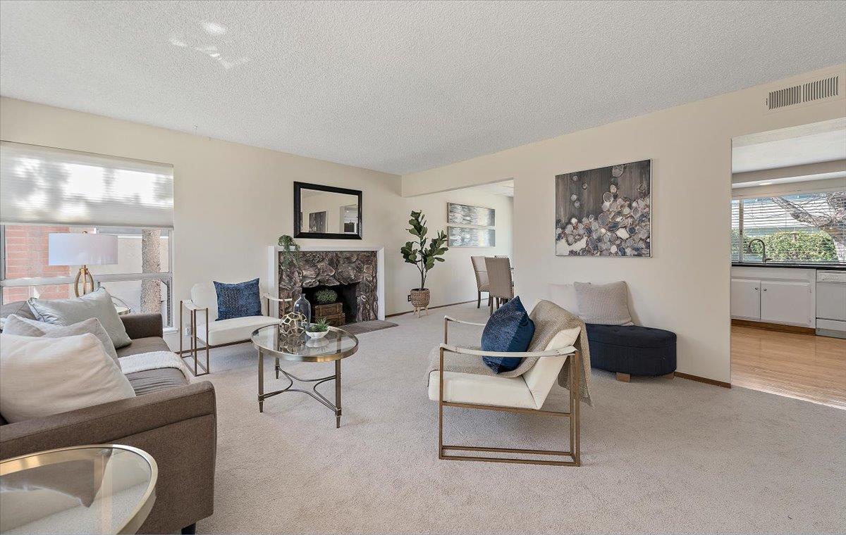 Detail Gallery Image 3 of 23 For 6325 Malory Dr, San Jose,  CA 95123 - 3 Beds | 2 Baths