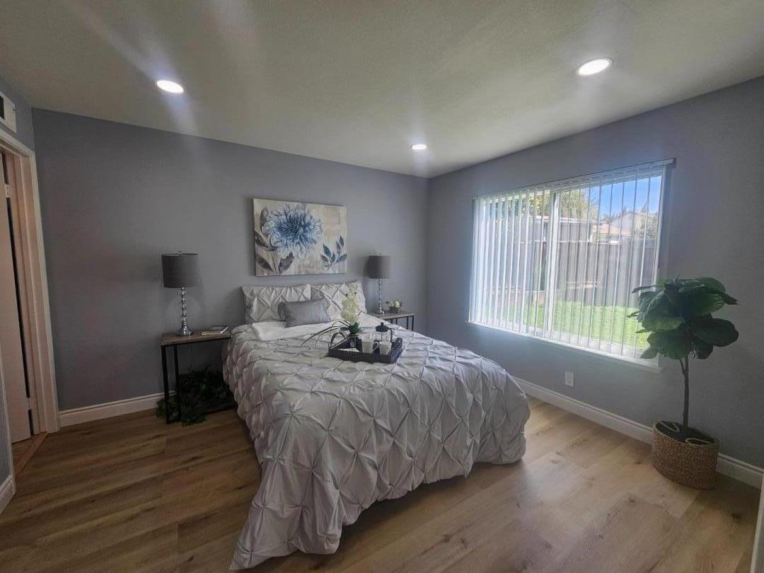 Detail Gallery Image 5 of 7 For 1984 Doxey Dr, San Jose,  CA 95131 - 4 Beds | 2 Baths