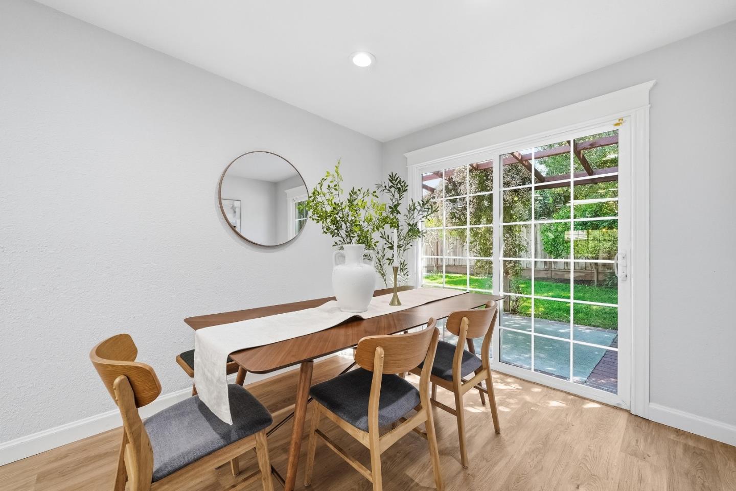 Detail Gallery Image 15 of 49 For 413 Del Medio Ave, Mountain View,  CA 94040 - 3 Beds | 3 Baths