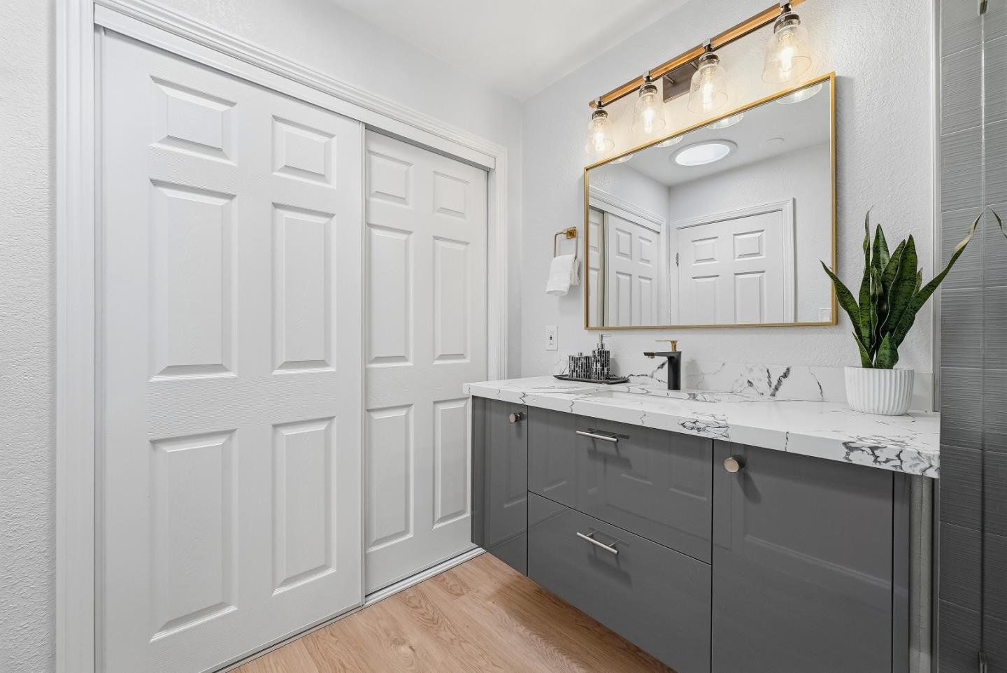 Detail Gallery Image 25 of 49 For 413 Del Medio Ave, Mountain View,  CA 94040 - 3 Beds | 3 Baths