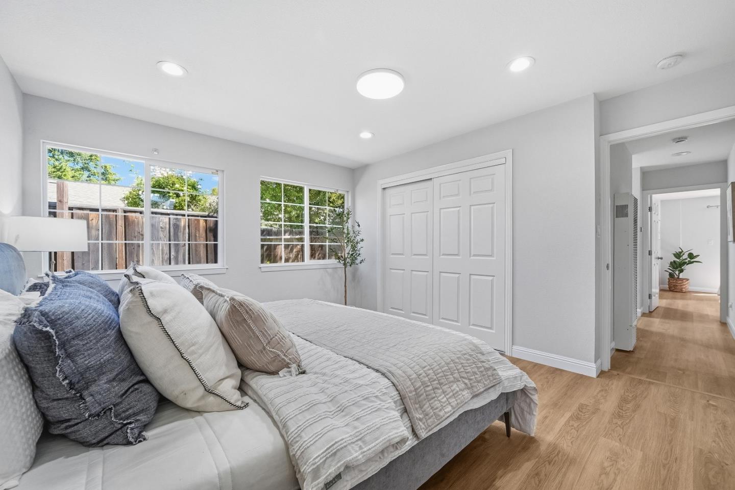 Detail Gallery Image 28 of 49 For 413 Del Medio Ave, Mountain View,  CA 94040 - 3 Beds | 3 Baths