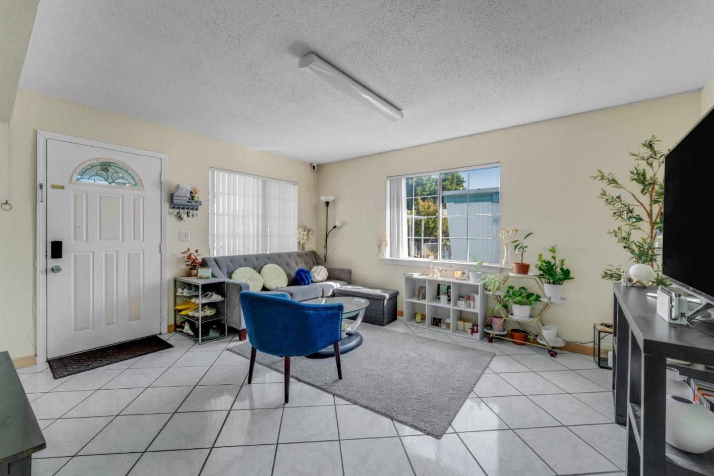 Detail Gallery Image 2 of 26 For 2855 Senter Rd #63,  San Jose,  CA 95111 - 3 Beds | 2 Baths