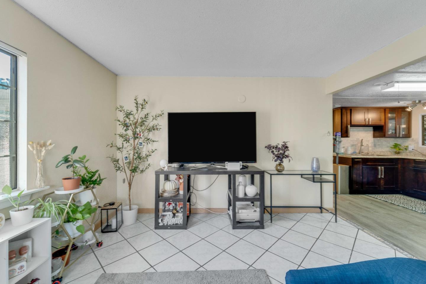 Detail Gallery Image 5 of 26 For 2855 Senter Rd #63,  San Jose,  CA 95111 - 3 Beds | 2 Baths