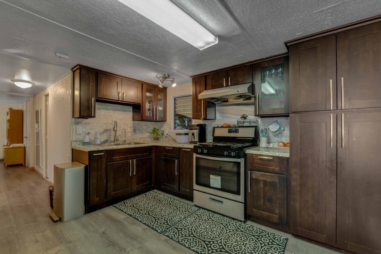 Detail Gallery Image 6 of 26 For 2855 Senter Rd #63,  San Jose,  CA 95111 - 3 Beds | 2 Baths