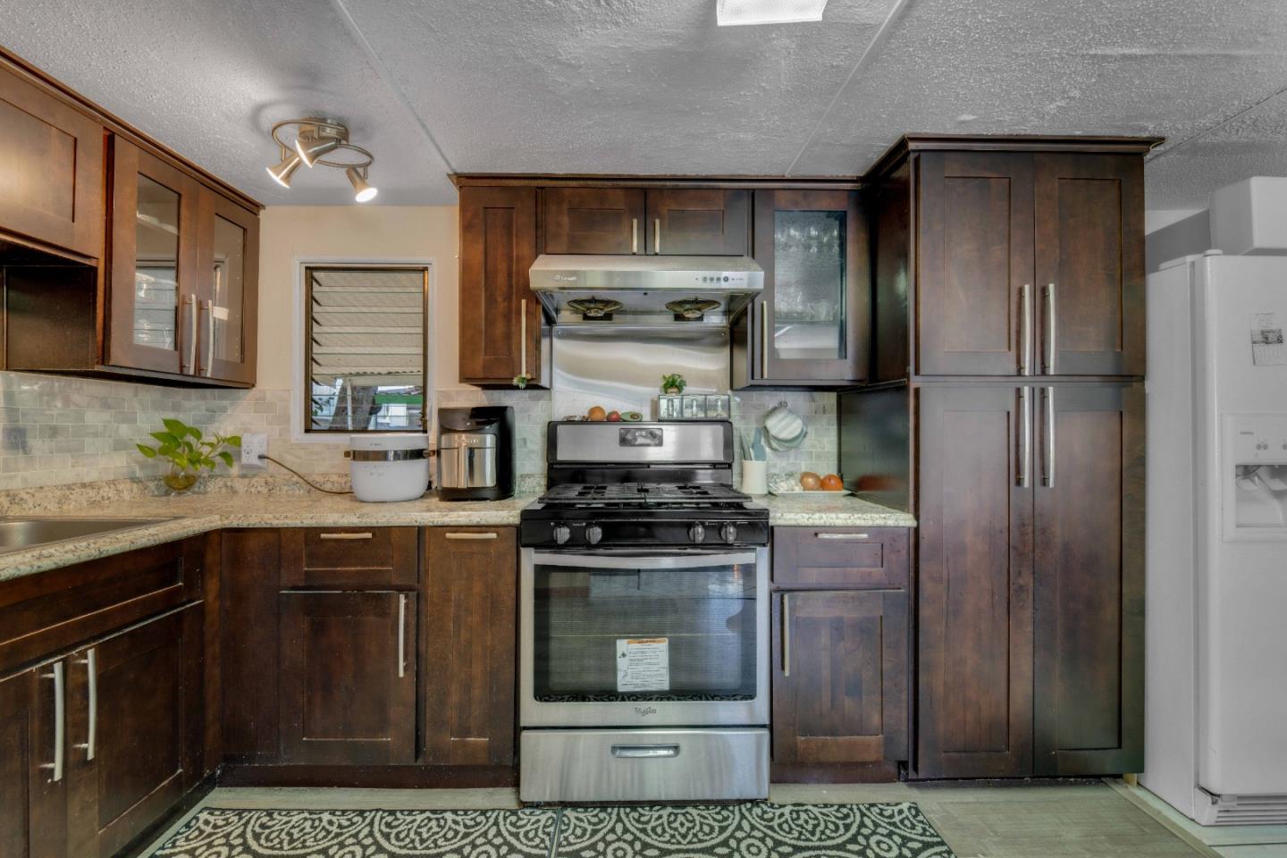 Detail Gallery Image 7 of 26 For 2855 Senter Rd #63,  San Jose,  CA 95111 - 3 Beds | 2 Baths