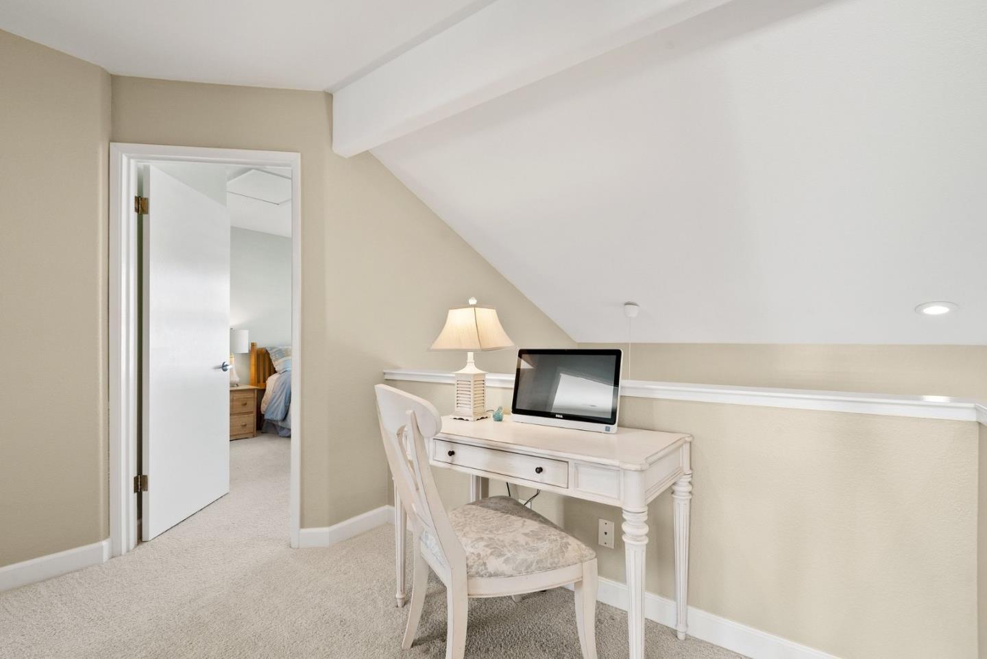 Detail Gallery Image 16 of 40 For 2130 Francesco Cir, Capitola,  CA 95010 - 3 Beds | 2/1 Baths