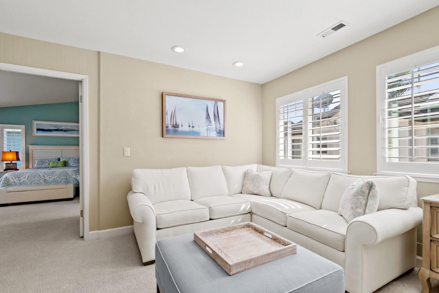 Detail Gallery Image 18 of 40 For 2130 Francesco Cir, Capitola,  CA 95010 - 3 Beds | 2/1 Baths