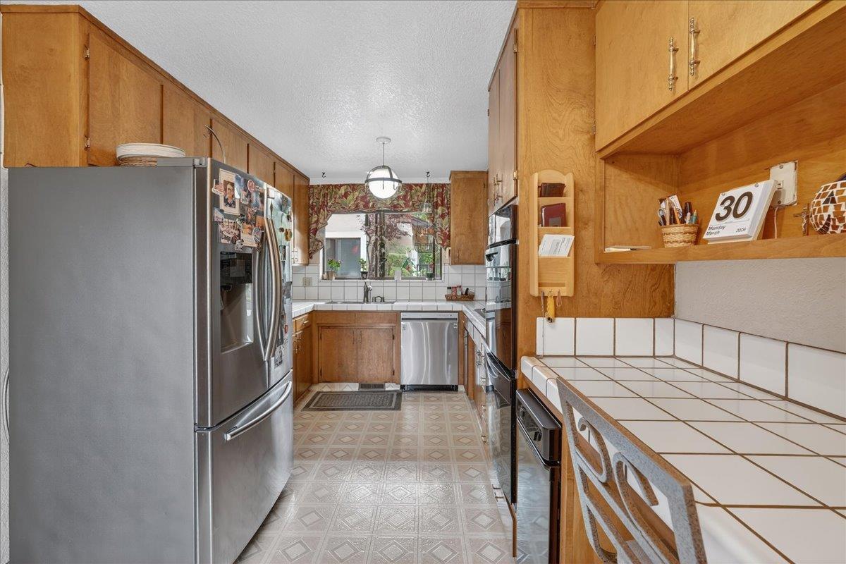 Detail Gallery Image 13 of 54 For 290 Joes Ln, Hollister,  CA 95023 - 2 Beds | 2/1 Baths