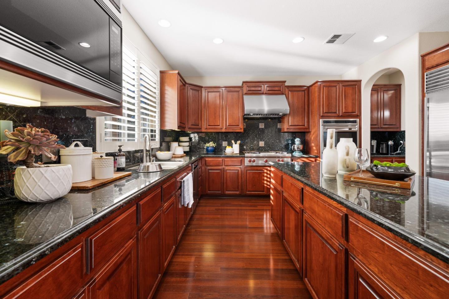 Detail Gallery Image 10 of 56 For 1553 Quiet Pond Ln, San Jose,  CA 95138 - 5 Beds | 4 Baths