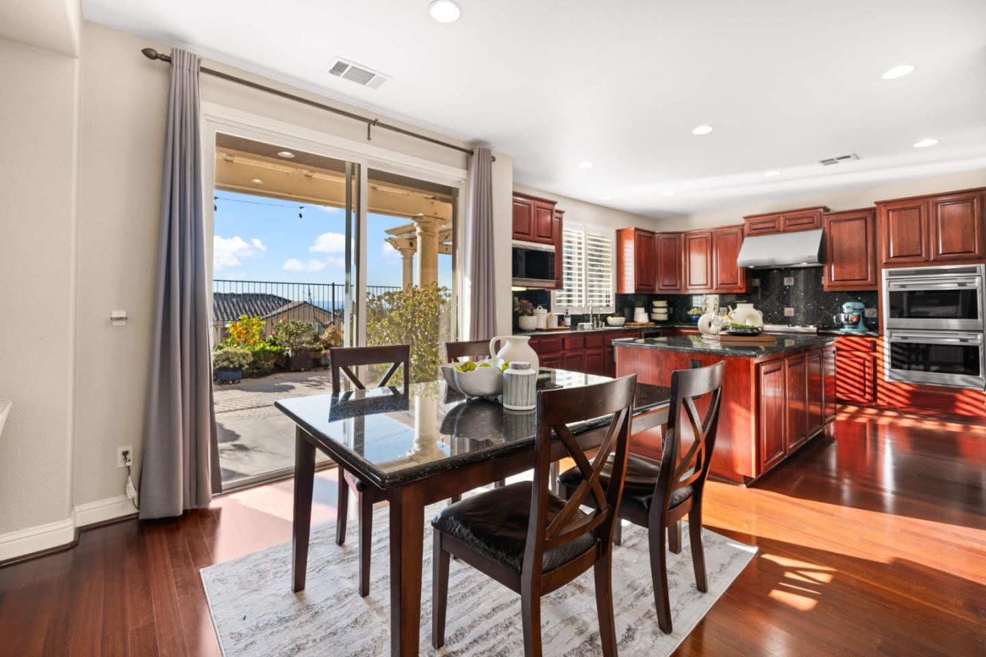 Detail Gallery Image 11 of 56 For 1553 Quiet Pond Ln, San Jose,  CA 95138 - 5 Beds | 4 Baths