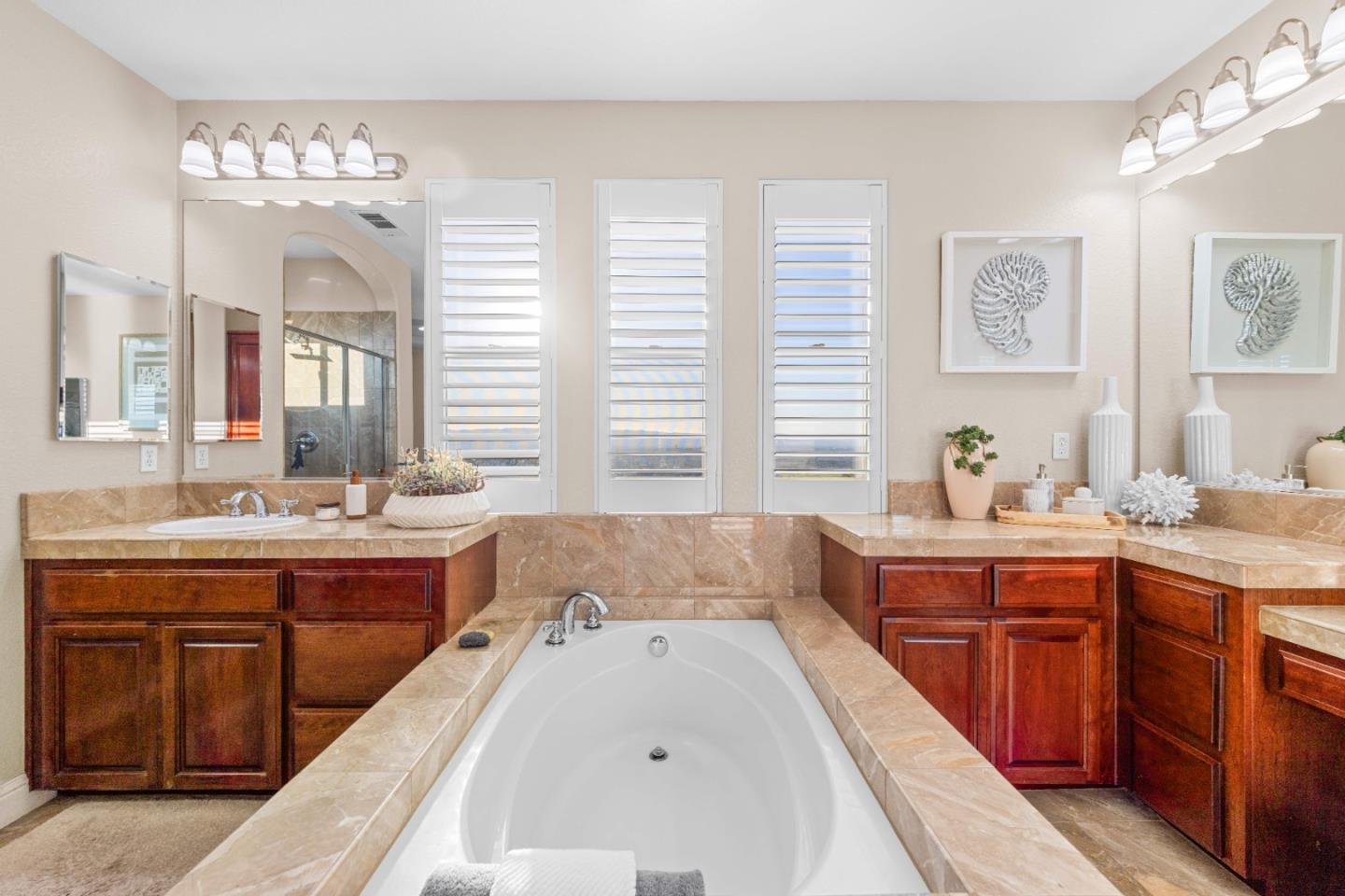 Detail Gallery Image 26 of 56 For 1553 Quiet Pond Ln, San Jose,  CA 95138 - 5 Beds | 4 Baths