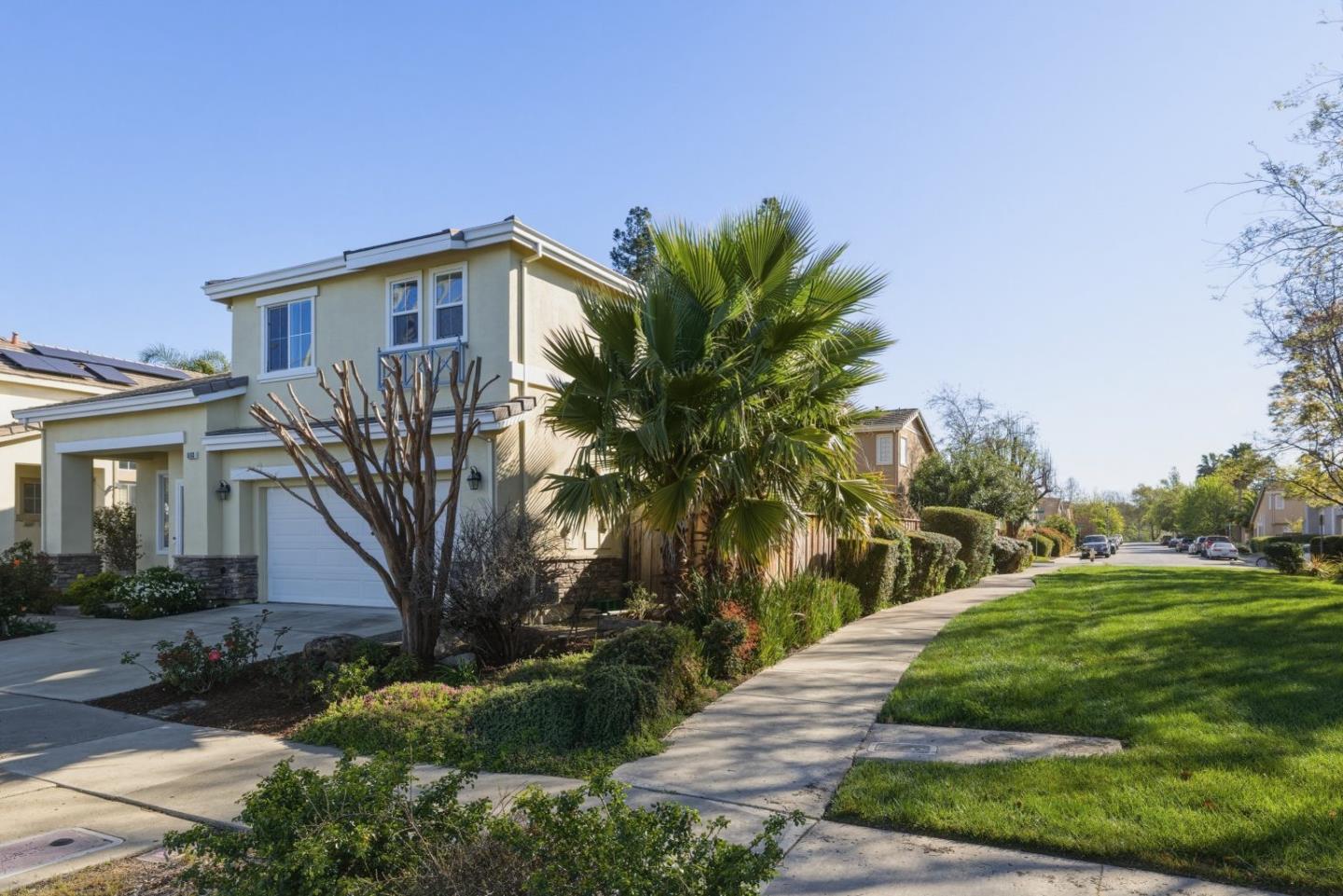 Detail Gallery Image 4 of 64 For 5153 Aspen St, Dublin,  CA 94568 - 4 Beds | 3 Baths