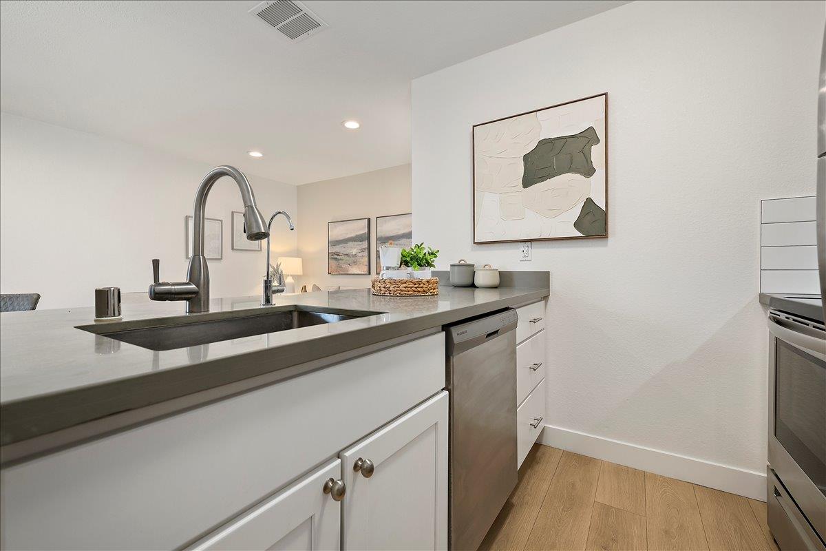 Detail Gallery Image 4 of 15 For 295 Stonegate Cir, San Jose,  CA 95110 - 1 Beds | 1 Baths