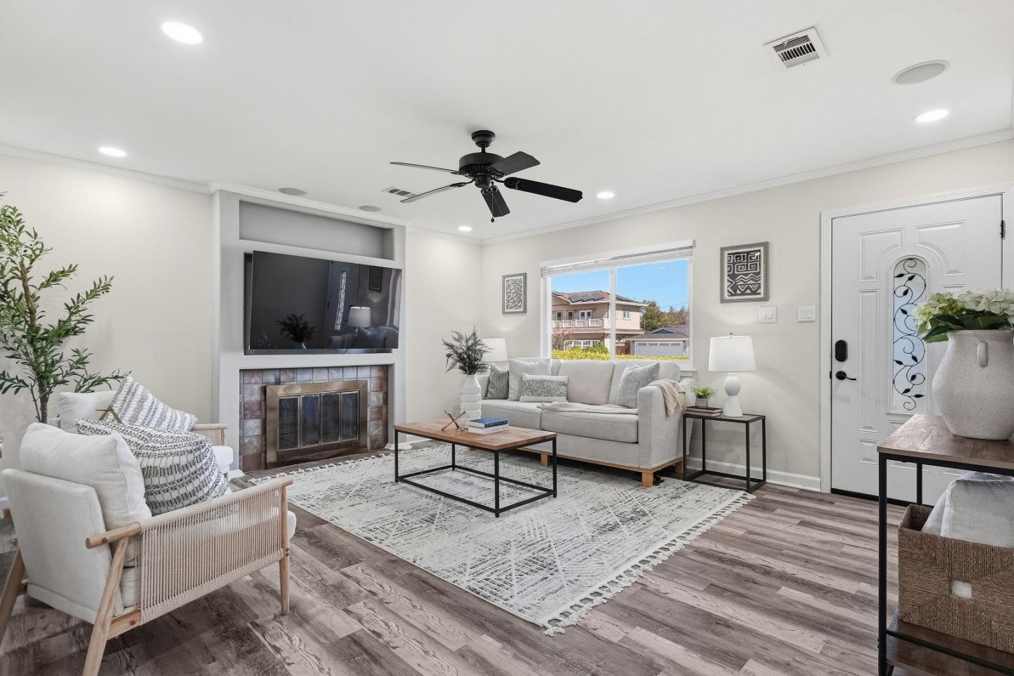 Detail Gallery Image 2 of 32 For 5083 Trenary Way, San Jose,  CA 95118 - 3 Beds | 2 Baths