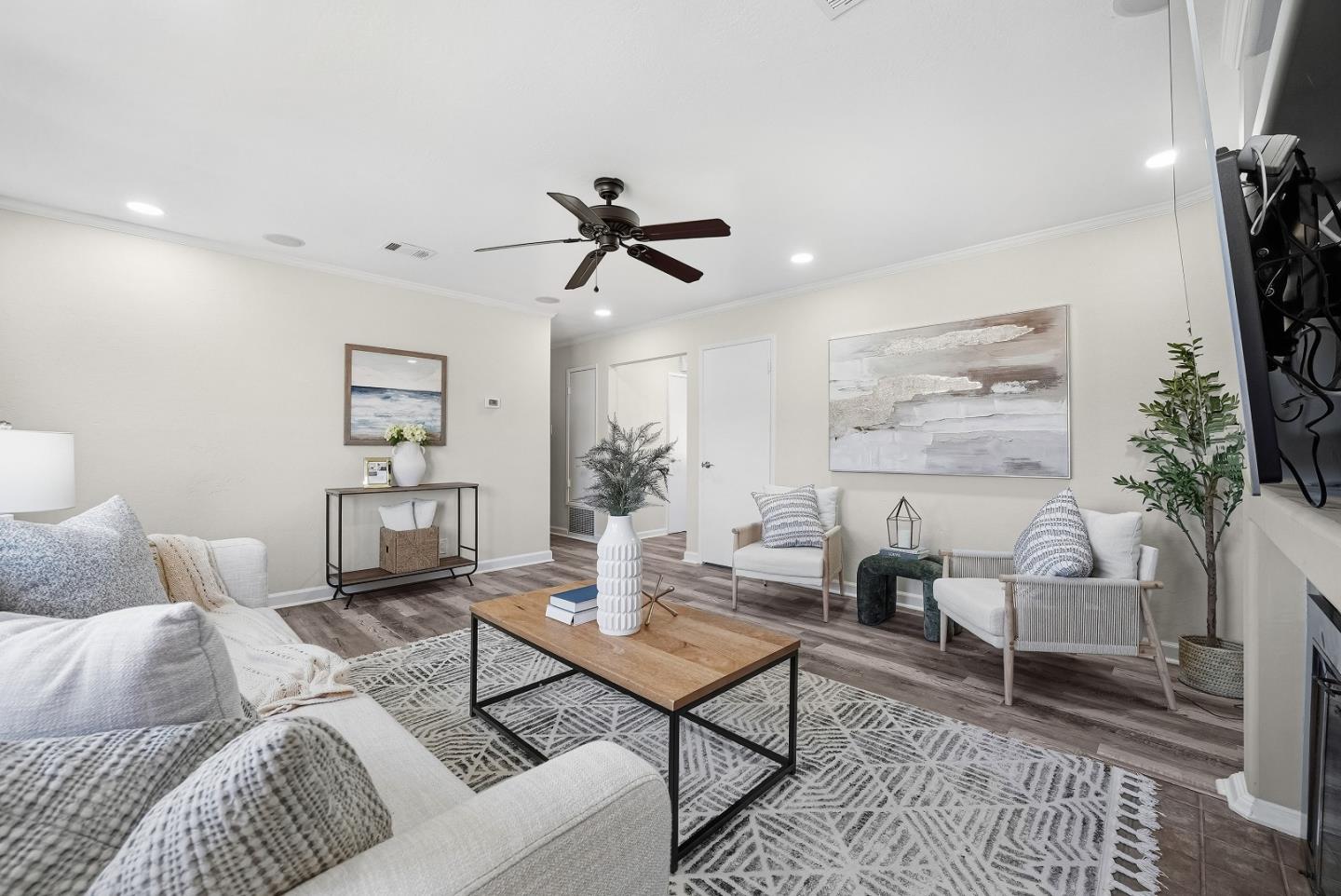 Detail Gallery Image 4 of 32 For 5083 Trenary Way, San Jose,  CA 95118 - 3 Beds | 2 Baths