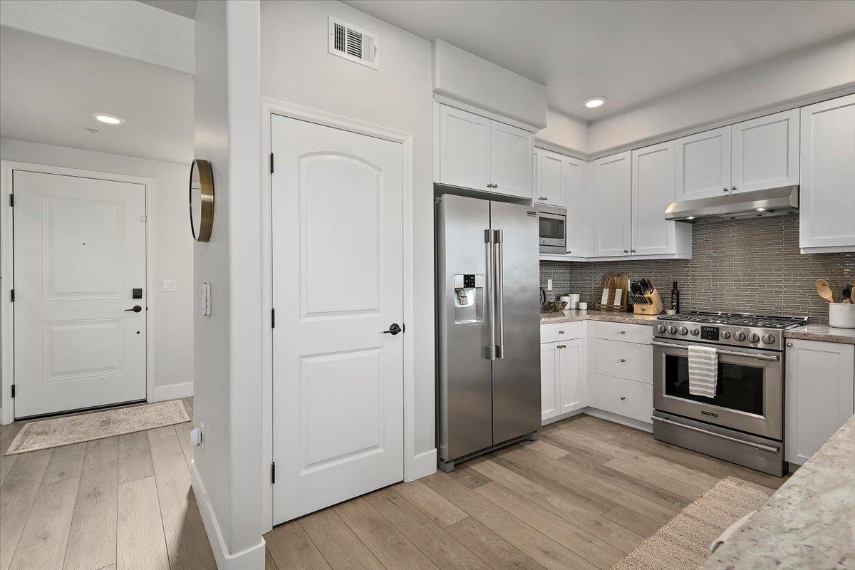 Detail Gallery Image 9 of 16 For 2807 Newhall St #2807,  Santa Clara,  CA 95050 - 2 Beds | 1/1 Baths