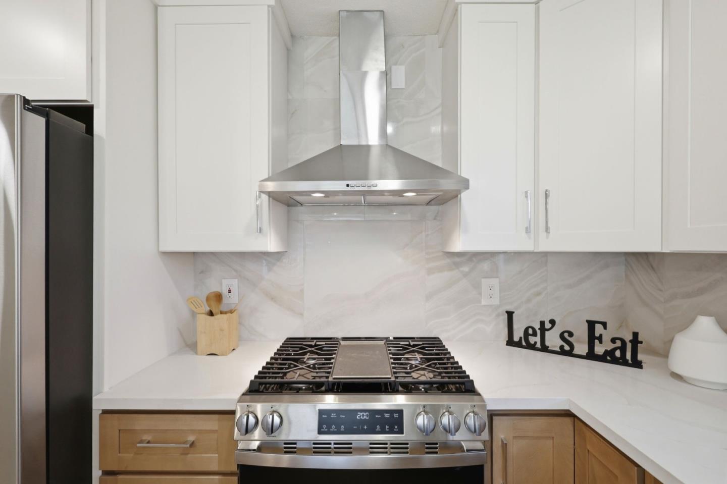 Detail Gallery Image 11 of 30 For 2638 Eaton Ave, Redwood City,  CA 94062 - 3 Beds | 2 Baths