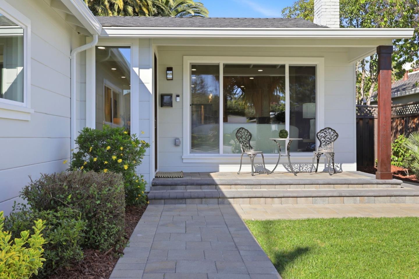 Detail Gallery Image 2 of 30 For 2638 Eaton Ave, Redwood City,  CA 94062 - 3 Beds | 2 Baths