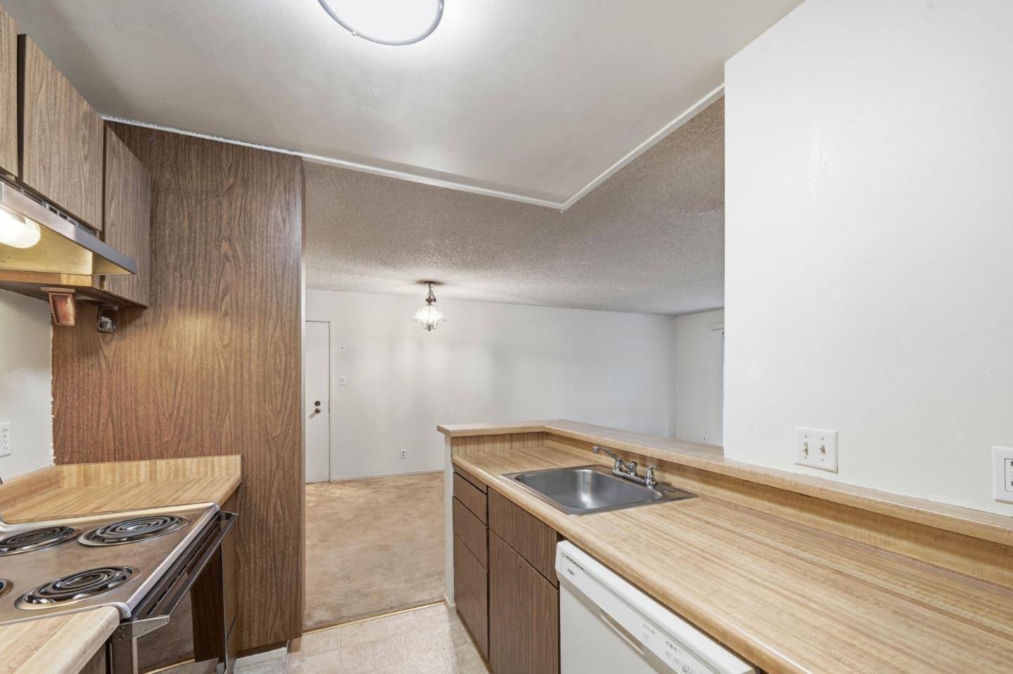 Detail Gallery Image 11 of 28 For 139 Piccadilly Pl #H,  San Bruno,  CA 94066 - 1 Beds | 1 Baths