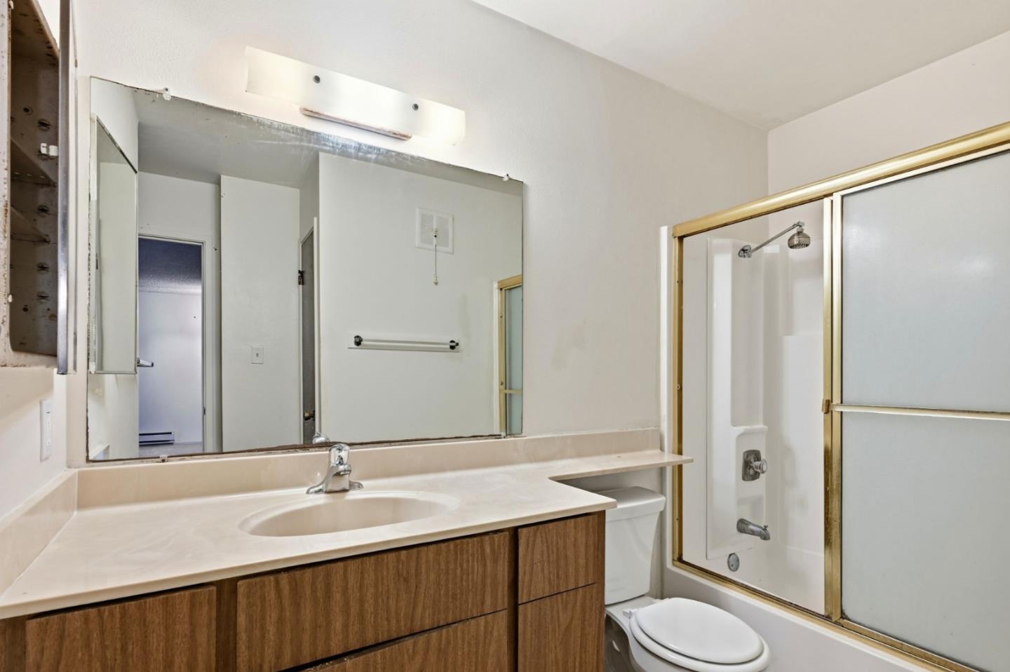 Detail Gallery Image 20 of 28 For 139 Piccadilly Pl #H,  San Bruno,  CA 94066 - 1 Beds | 1 Baths